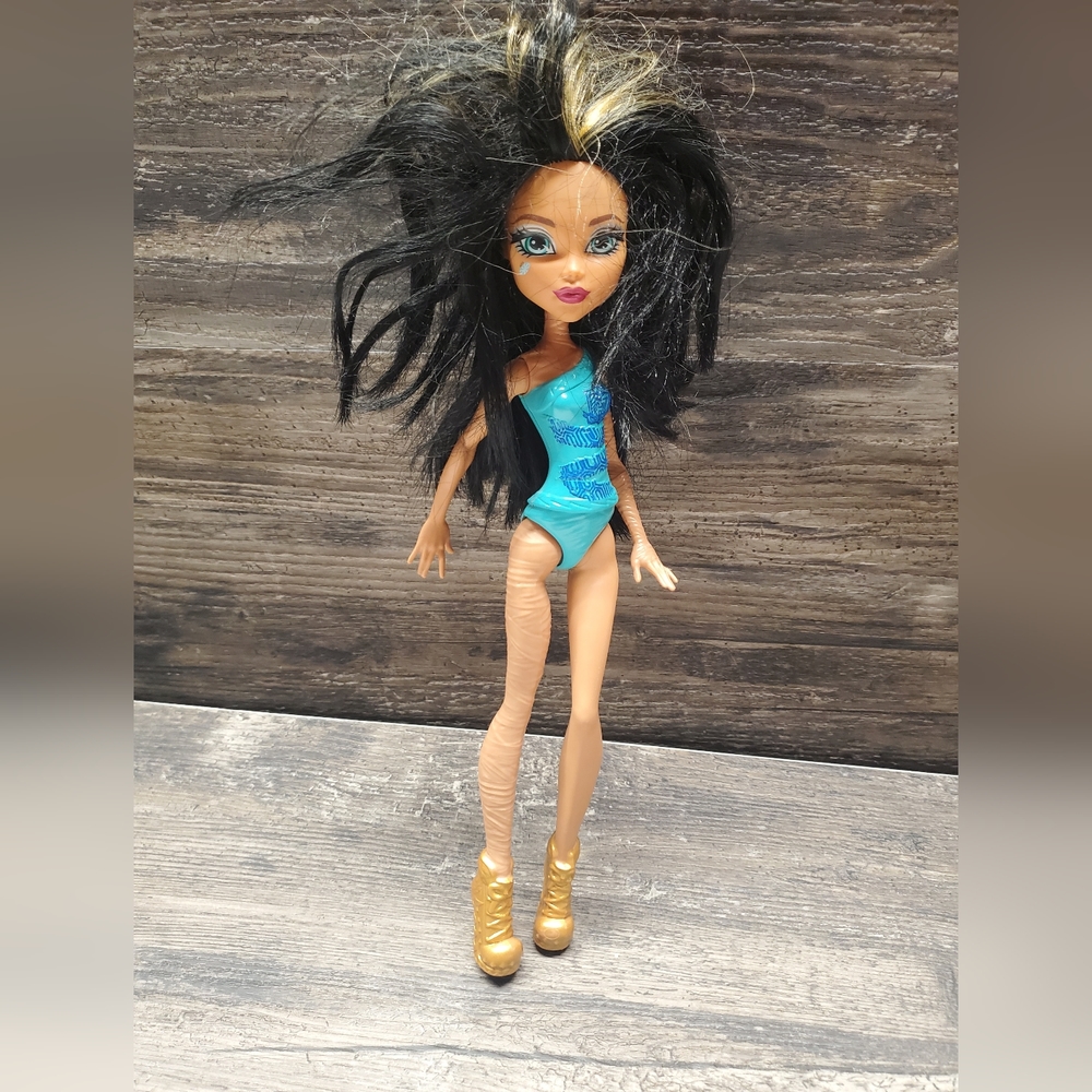 Monster High Cheer Fearleader Ghoul Spirit Cleo‎ De Nile Doll 2016